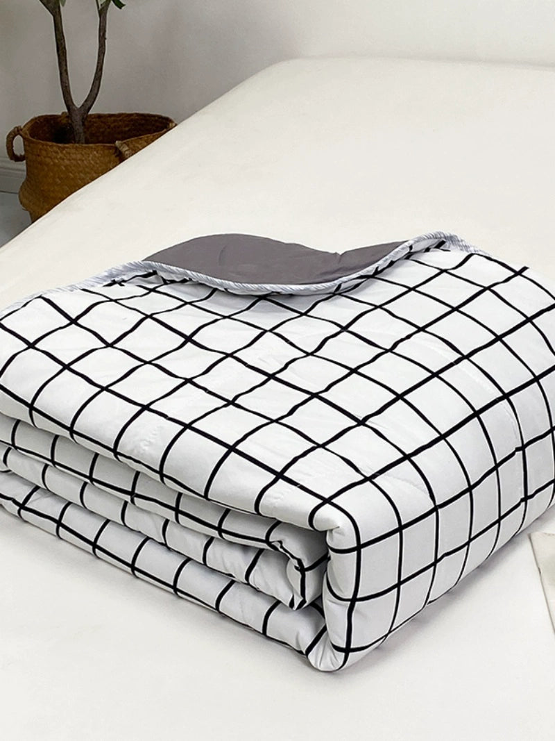 Korean style Simple Black and White Plaid Thin Summer Blanket Four-Piece Set Airable Cover Thin Summer Machine Washable Thin Duvet Insert 4