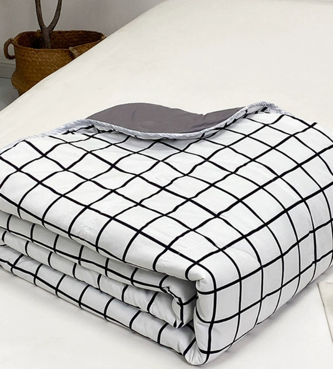 Korean style Simple Black and White Plaid Thin Summer Blanket Four-Piece Set Airable Cover Thin Summer Machine Washable Thin Duvet Insert 4