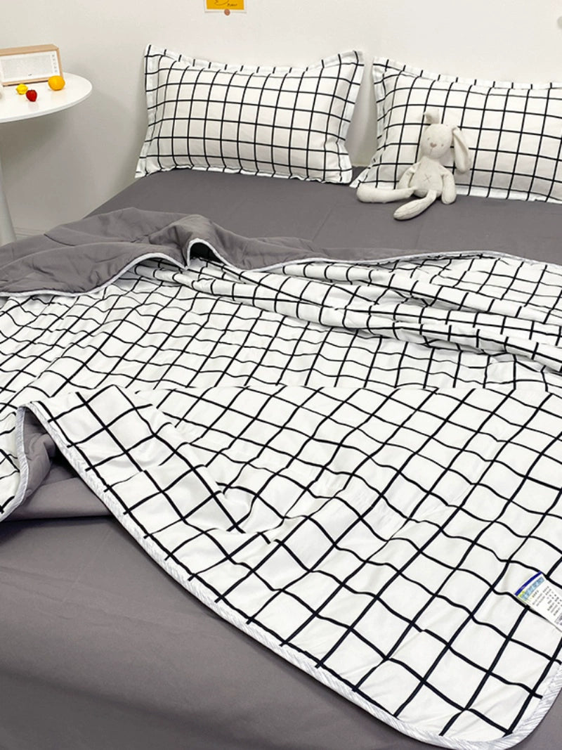 Korean style Simple Black and White Plaid Thin Summer Blanket Four-Piece Set Airable Cover Thin Summer Machine Washable Thin Duvet Insert 4