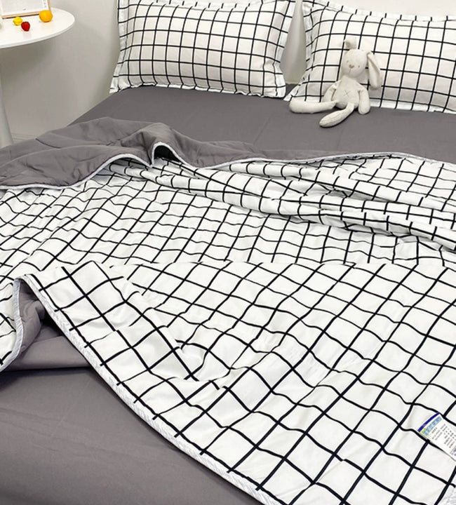 Korean style Simple Black and White Plaid Thin Summer Blanket Four-Piece Set Airable Cover Thin Summer Machine Washable Thin Duvet Insert 4