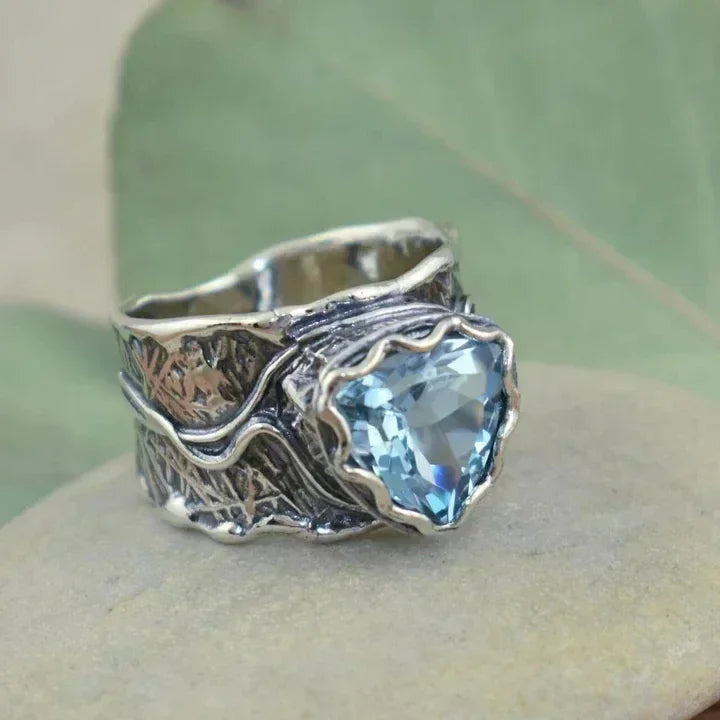 Vintage Thai Silver Color Luxury Women's Ring Creative Wide Fine Imitation Moonstone Ring Fashion Line Ring Jewelry Accessories