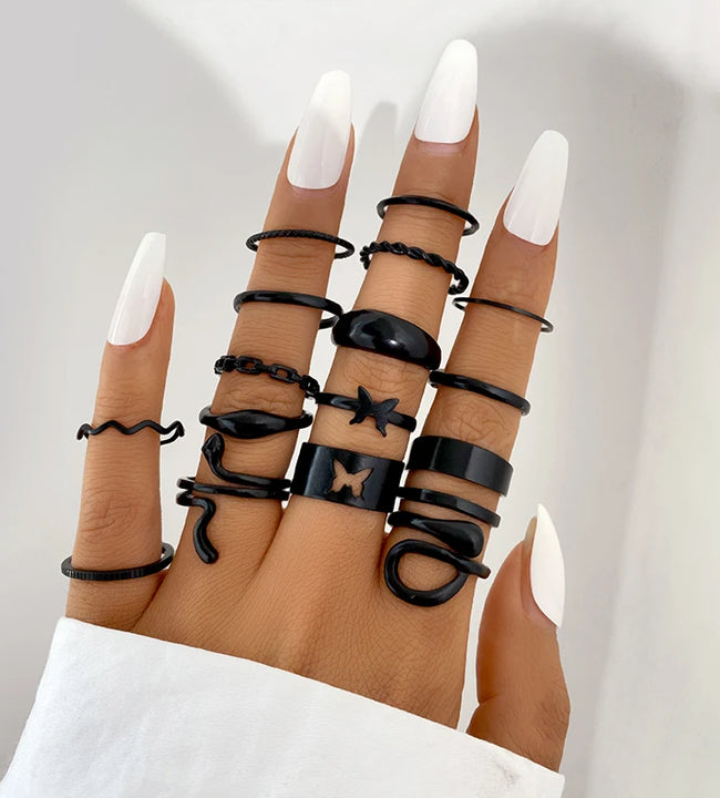 Trendy 22pcs Heart Black Rings Set For Women Vintage Geometric Cross Pearl Butterfly Finger Rings Women's Fashion Party Jewelry