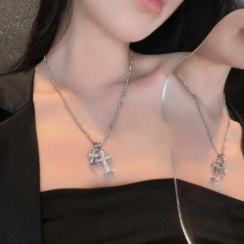 Exquisite Fashion Crow Double Cross Diamond-Encrusted Pendant Necklace Men's And Women's Hip Hop Light Jewelry Accessories 2023