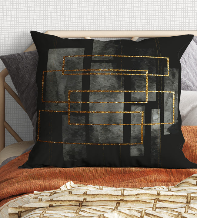 Black Laberinto Pillow