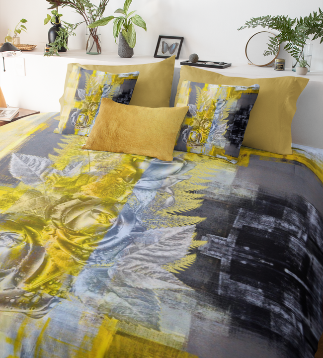 Abstract Rose Comforter Set